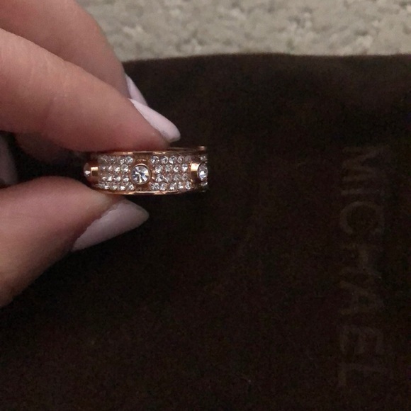 Michael Kors Matching Jewelry Set - Picture 3 of 8